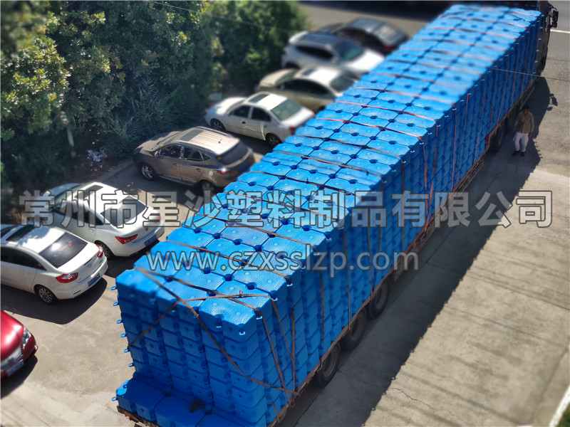 常州市星沙塑料制品有限公司-安徽亳州1M*1M*0.4M大浮筒发货1