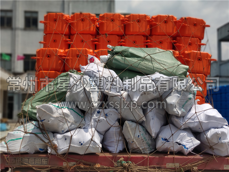  常州市星沙塑料制品有限公司-新疆乌鲁木齐浮筒发货6