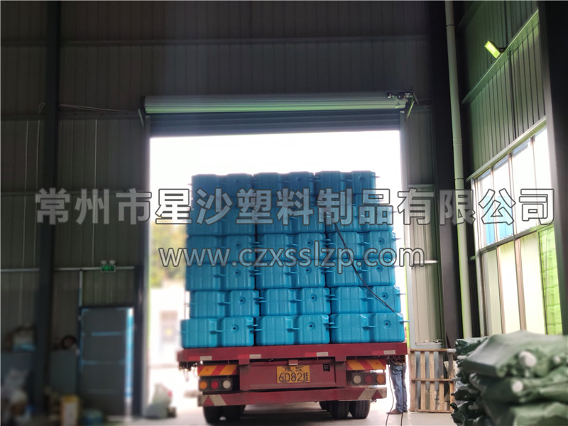 常州市星沙塑料制品有限公司-荧光绿浅蓝色浮筒发往湖北14