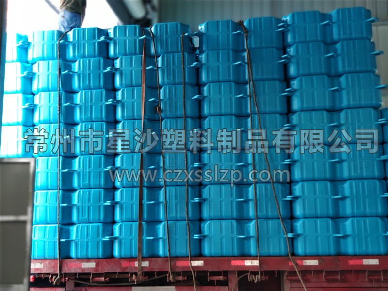 常州市星沙塑料制品有限公司-荧光绿浅蓝色浮筒发往湖北16